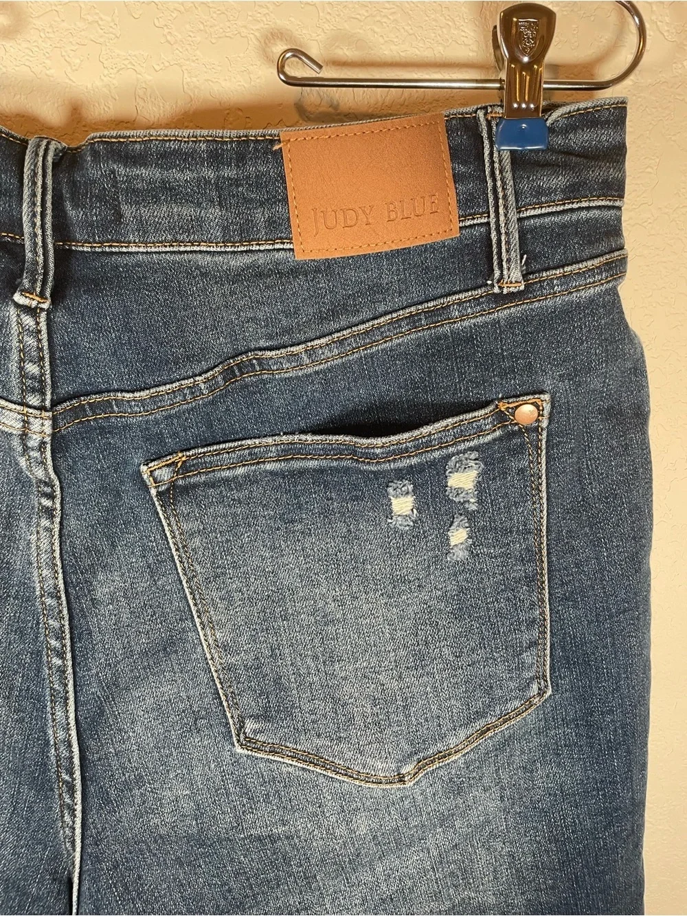 Judy Blue Mid-Rise Distressed Classic Medium Wash Denim Shorts Size 1X